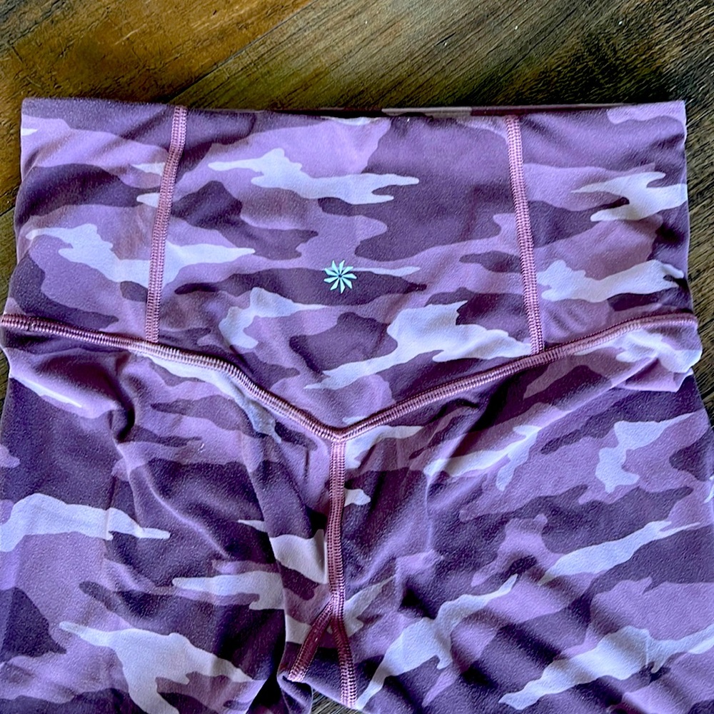 Athleta Elation 7/8 Tight size SP- pink/mulberry camo